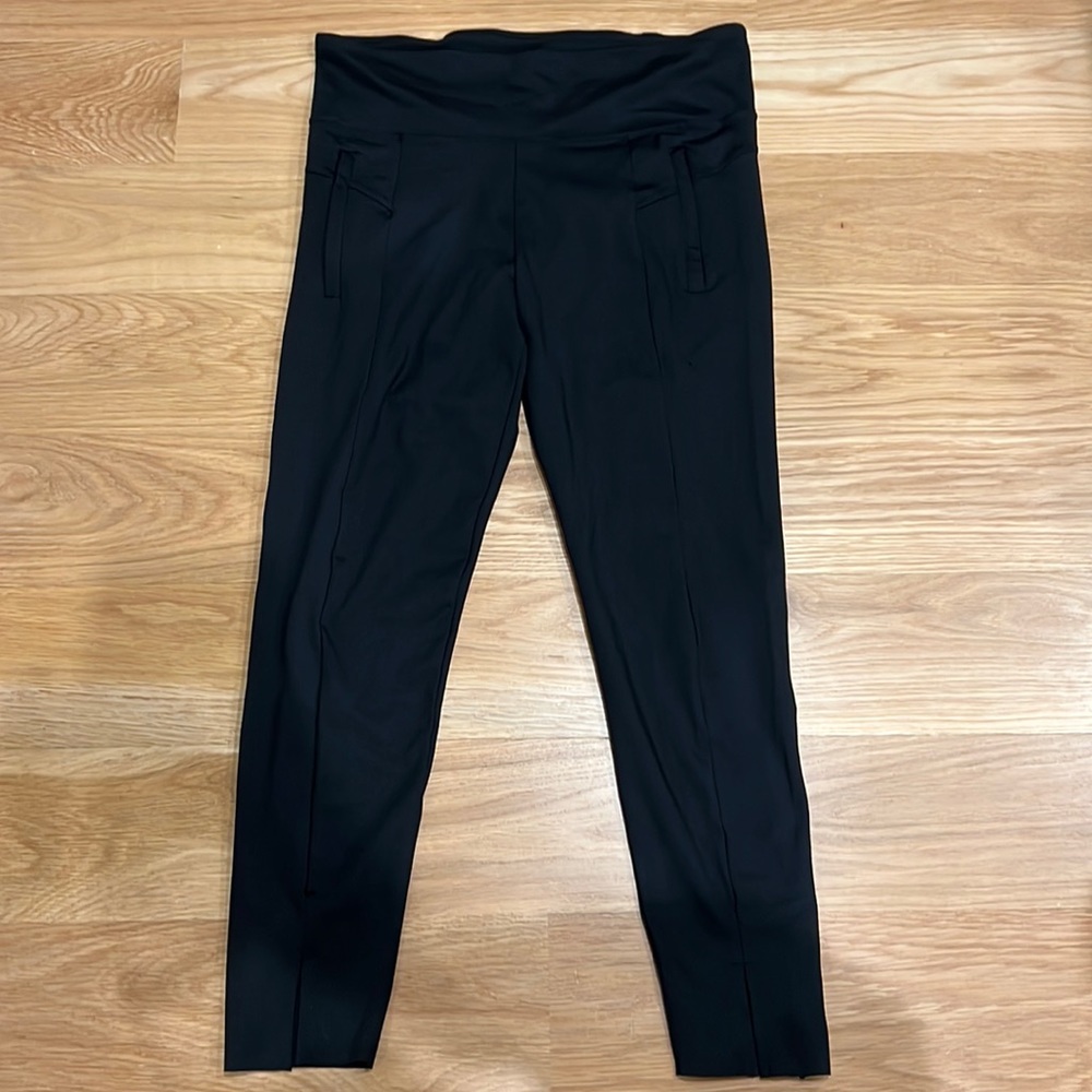 GapFit blackout technology leggings